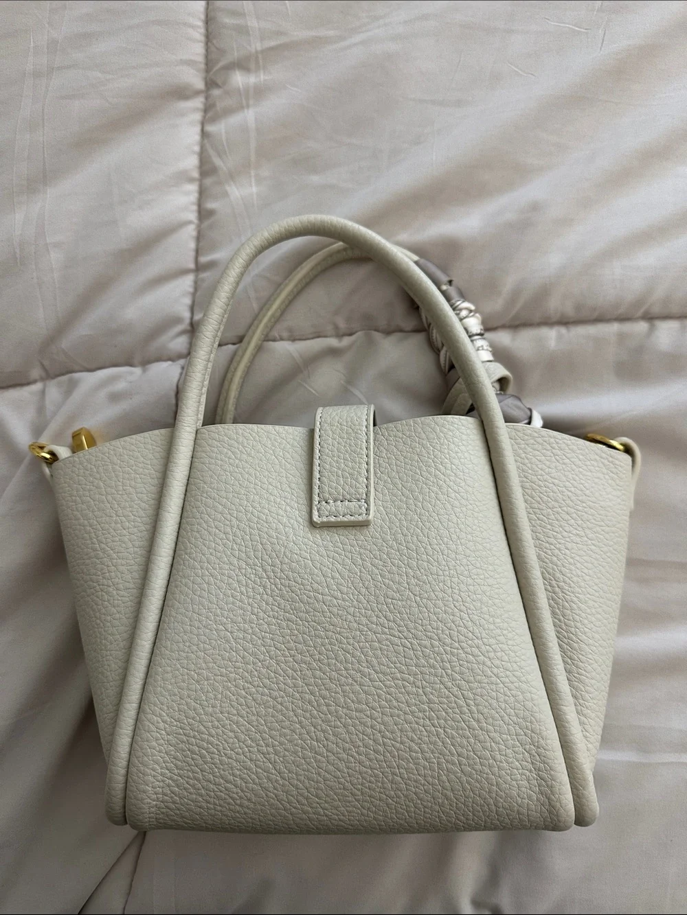 Women's shoulder bag
